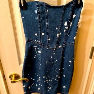 Bleached sleeveless fitted denim dress